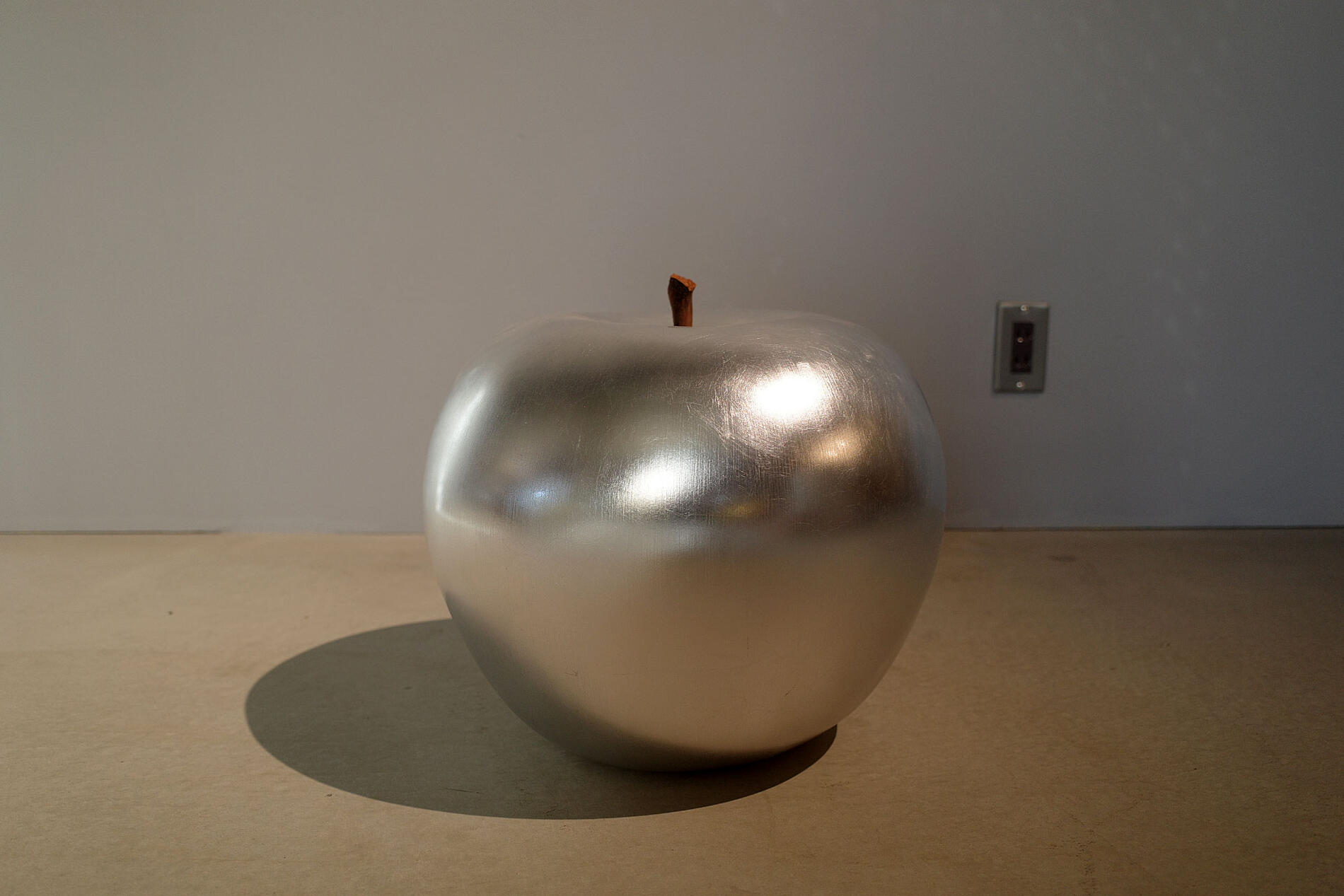 乐天商城 - BULL&STEIN SILVER-PLATED APPLE SCULPTURE BY LISA PAPPON/シルバー リンゴ オブジェ 大きい artpeace/アートピース ヴィンテージ/Vintage 彫刻品 スカルプチャー 特大 アウトドア 美術品 店舗ディスプレイ アップル エデン EDEN 銀色 リサ パッポン りんご 果物【中古】