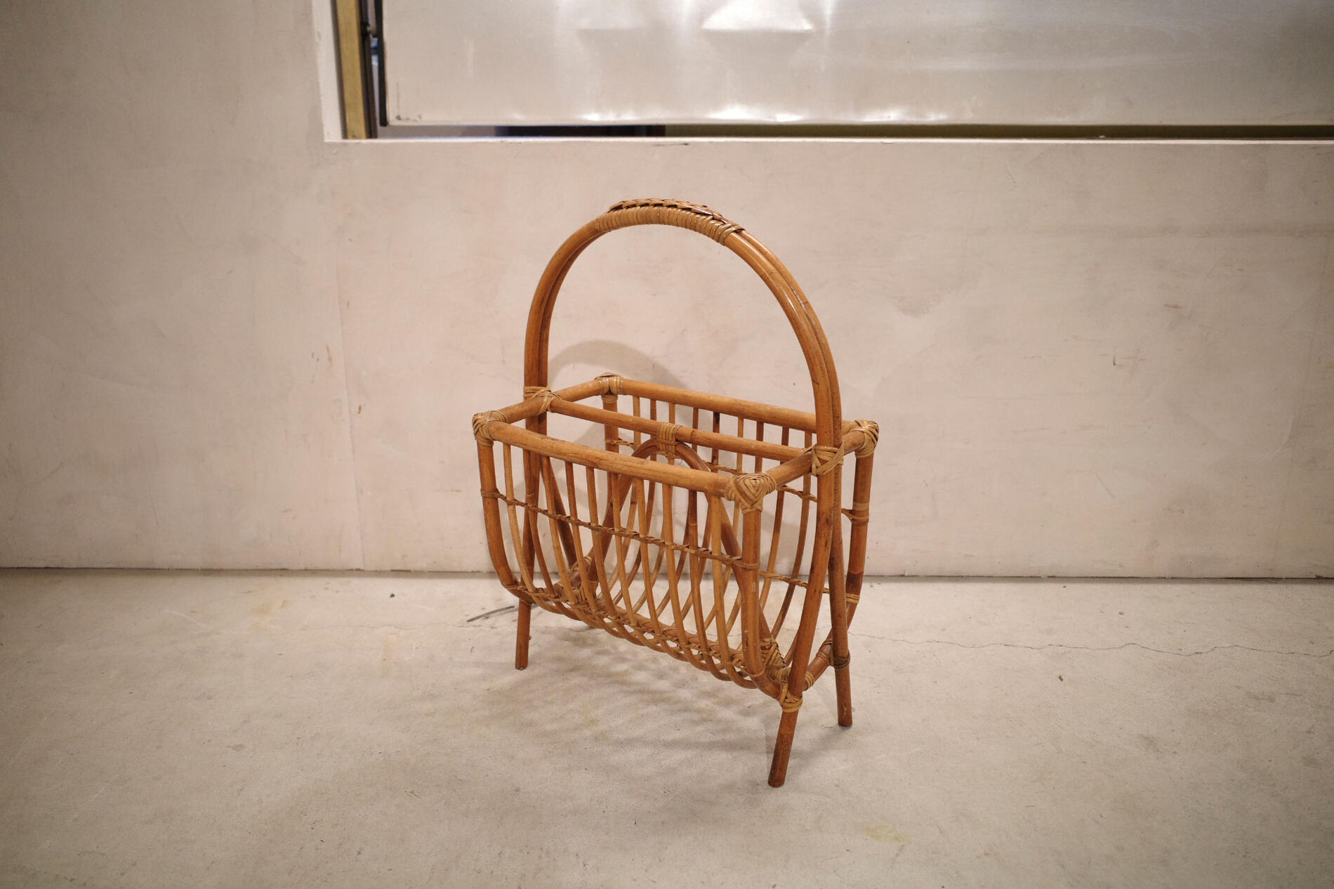 ブックスタンド ラタン マガジンラ