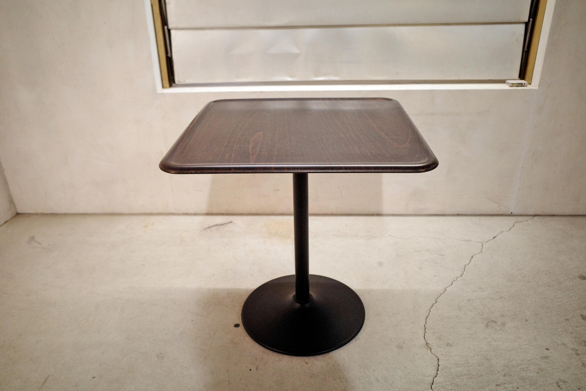 Magis/マジス Pipe table/パイプテーブル Jasper Morrison/ジャスパー モリソンデザイン ダークビーチ×ブラック 四角形 スクエア イタリア製 ウッド 木製 ダイニングテーブル サイドテーブル カフェ Vintage/ヴィンテージ デザイナーズ家具 1【中古】