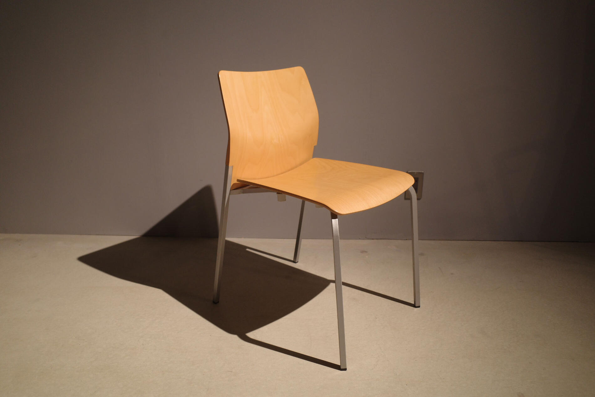 乐天商城 - Cassina IXC/カッシーナ イクスシー ROBIN Stacking chair/ロビン スタッキングチェア IXC. R&D プライウッド 成形合板 ビーチ材 ナチュラル ダイニングチェア 家具 イス 椅子 カフェ Cafe ミッドセンチュリーデザイン postmodern design/ポストモダン イタリア 05【中古】