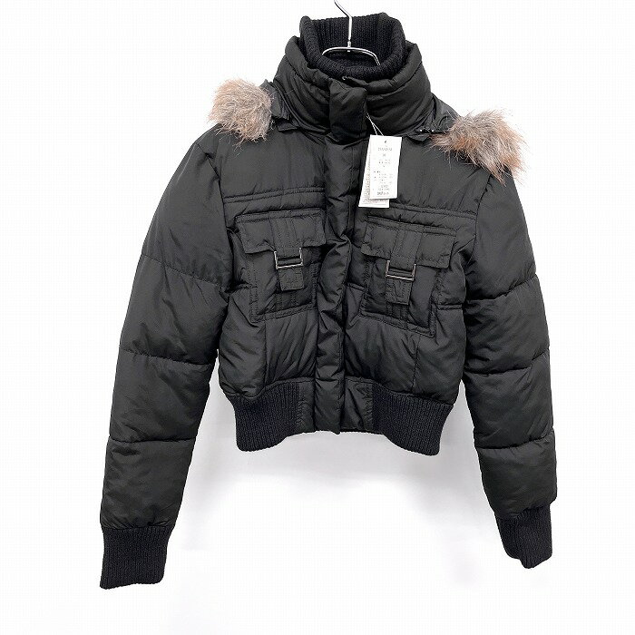 Rakuten - 【スーパーSALE★35%OFF★対象商品】【新品】[印象N] Ra Iride ラ・イリーデ ブルゾン / ジャケット レディース M 黒系 ポリ100% ドットボタン×ジップ留め ハイネック 内ポケット無し ショート丈 中綿 フード脱着可 無地 フライフロント 長袖