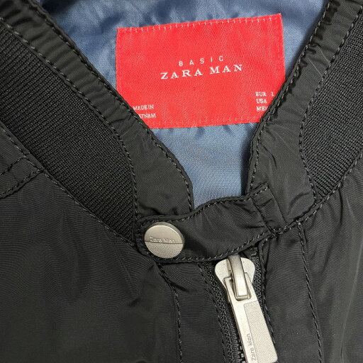 【中古】ザラマン ZARA MAN 少し薄手 ブルゾン ジャケット 袖に一部中綿入り 無地 長袖 裏地付き ポリ100% L ブラック 黒(内側:ブルー) メンズ