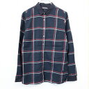 【中古】TOMMY HILFIGER トミーヒルフィガー 6 レディース 女性 シャツ トップス Fitted チェック 長袖 ロングスリーブ 綿100% ネイビー 紺 商品データ ブランド TOMMY HILFIGER （ トミーヒルフィガー ） 商品タイトル TOMMY HILFIGER トミーヒルフィガー 6 レディース 女性 シャツ トップス Fitted チェック 長袖 ロングスリーブ 綿100% ネイビー 紺 カラー ネイビー 紺 サイズ表記 6 実寸サイズ （タグ表記：6）・肩幅38cm・着丈68cm・身幅48cm・袖丈60cm 素材 綿100% 状態 【 AB 】 USED品で若干の使用感がありますが、全体的に綺麗でまだまだ十分ご着用頂けそうな状態です。 商品状態・ディテールなど （※実測寸法など、多少の誤差はご容赦下さい。）（※商品は全て畳んで保管しております。保管による畳み皺などはございます。その点ご了承下さい。）●気になったダメージの場所と種類： 　・所々：- 　・全体：少し褪せ 　・肩：- 　・襟：- 　・胸：- 　・腹部：- 　・裾：- 　・右袖：- 　・左袖：- 　・袖口：- 　・背中(上)：- 　・背中(下)：- 　・内側：-●その他ディテール：-●付属品など：-●その他：- 管理番号 SL04405 お取引について まとめ買い・送料サービス ・複数点ご購入の場合は同梱発送も可能です。・その他、合計ご購入金額が3,980円(税込)以上の場合は送料無料（当店負担。沖縄、離島は無料ではなく送料300円で、税込み9,800円以上ご購入の場合はその他地域と同様送料無料）のサービスも実施していますので、是非ご検討ください（※送料サービス適用時の配達方法は梱包完了時に当店で改めて決定させていただくこととなります）。・メール便（クロネコゆうパケットまたは飛脚ゆうパケット便）での発送が可能な商品を含む複数点をご購入の場合、メール便での同梱発送は不可です。そのため、同梱発送はメール便以外の配達方法となります。 送料 ・ショッピングカート画面内のお届け方法変更画面にて各配送方法の送料が確認可能です。 楽天市場のシステム仕様により全商品につき、お客様側で明示的にお届け方法を変更しない限り最安送料が自動適用されております（※複数ご購入の場合も同様）。 メール便の最安送料は佐川急便の飛脚ゆうパケット便のためメール便での発送が可能な商品は飛脚ゆうパケット便が自動適用されますが、同様のサービスのメール便としてヤマト運輸のクロネコゆうパケットもご選択可能です。「飛脚ゆうパケット便」「クロネコゆうパケット」は、集荷会社は異なりますがお届けはどちらも日本郵便となる関係上、到着目安は発送完了後3〜7日程となっており、料金は異なりますが同じサービスです。応援したい配送会社のサービスをお選びください。 当店ではご注文完了後に発送方法について改めてご提案することはなくご注文内容通りの配送方法での発送となりますので、ご注文の際は念のためお届け方法変更画面にてご希望の配送方法をお探しいただき概ね想定通りの到着となるようご注文いただくのがお勧めです。 尚、3,980円以上（沖縄宛は9,800円以上）のお買い物で送料無料となりますので、宜しければ複数ご注文もご検討ください。 商品の梱包と発送 ・商品の梱包は原則的にビニール袋等に封入のうえ、封筒または紙袋での梱包となります。 靴の場合、箱付きは段ボールでの梱包となりますが、箱無しは原則的にビニール袋＋封筒または紙袋での梱包となります。 メガネ類の場合は緩衝材で保護のうえ段ボールでの梱包となります。 ギフト包装、その他梱包方法のご指定は不可でございますのでご了承ください。 ・発送はご入金確認後、1〜2営業日以内となります。（※ご入金が当店の定休日前日、および当日の場合は定休日明けの発送となります。その他状況によりすぐに発送できない場合は「ご登録のメールアドレス宛」等へご連絡をさせていただきます。配達日のご指定が必要な場合はお日にちの余裕がある際のご購入がお勧めです。※メール便（クロネコゆうパケットまたは飛脚ゆうパケット便）は日時指定不可。） ・佐川急便の飛脚ゆうパケット便をご選択の場合、諸般の状況により予告無くヤマト運輸のクロネコゆうパケットでの発送に切り替えさせていただく場合がありますが、その際の差額費用は当店負担となりますのでその点ご安心ください。 その他 ・他のECモールと同時出品しています。在庫連動に5分程時間が掛かりますので、万一同時に他のお客様からもご注文をお受けすることとなりました場合はご注文時間が早いお客様への販売となります。誠に恐れ入りますがその点ご了承ください。ご返金時のご案内は「ご登録のメールアドレス宛」となります。・当店からの連絡は原則「ご登録のメールアドレス宛」となります。然るべきタイミングで当店からのメールが届かない場合は迷惑メールフォルダなどに振り分けられていないか、「ご登録のメールアドレス」に誤りがないかなどご確認ください。・お届けの商品に万一問題がございました際は、お手数ではございますがその旨、および詳細な状況をご連絡ください。・お客様から当店へのご連絡方法はお電話以外とさせていただいております（※状況の整理、把握、認識齟齬回避、及び取引記録保存の必要性の観点からお電話でのご連絡はお受けしていないものとなります。誠に恐れ入りますがご了承ください）。