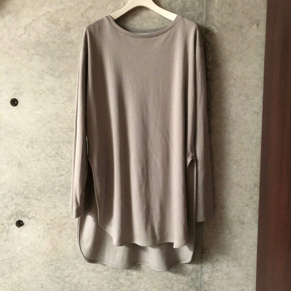 Rakuten - 【10800→7560】CHIGNON(シニヨン)/ラウンドヘムL/S Tシャツ