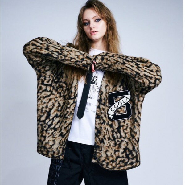 【予約販売】COOLA(クーラ)/Flag 5 Logo Leopard Cardigan(10月末入荷予定)のサムネイル