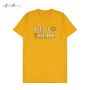 BRIU HOMME (ブリウ オム) HELL HERE HELLO THERE T-SHIRT (MUSTARD YELLOW) Tシャツ カットソー ロゴ メンズ レディース ユニセックス マスタード イエロー