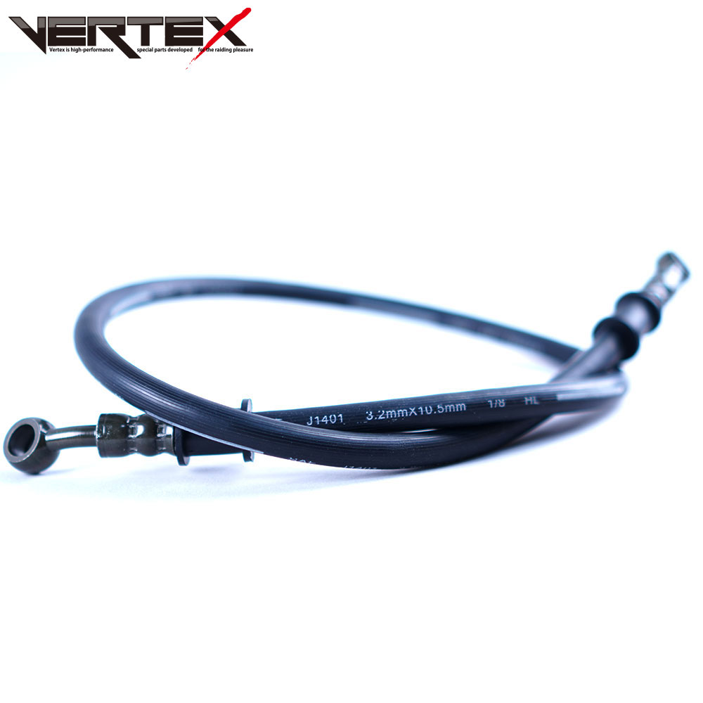 商品内容 商品名 Vertex バーテックス ラバーブレーキホース サイズ 【全ブレーキホースサイズ】 400mm/450mm/500mm/550mm/600mm/650mm/700mm/750mm/800mm 850mm/900mm/950mm/1000mm/1050mm/1100mm/1050mm/1100mm 1150mm/1200mm/1250mm/1300mm フィッテング角度は20°となっております。 ※バンジョーアダプター穴の中心から中心の長さとなります。 適合車種 ビラーゴ400 (フラットバー) ⇒ 純正のブレーキホース全長830mmとなります。 ※例えば10cmアップのハンドルに交換される場合、830mm+100mm=950mm　を ご指定頂ければ問題ございません。 内容 ラバーブレーキホース 1本 ご注意 お使いのPCや携帯電話などの環境により画像の商品と若干の色目が異なる事があります。ご了承ください。ラバー ブレーキホースS ビラーゴ400(FL) アップハンドル化 補修等にラバー ブレーキホースS ビラーゴ400(FL) アップハンドル