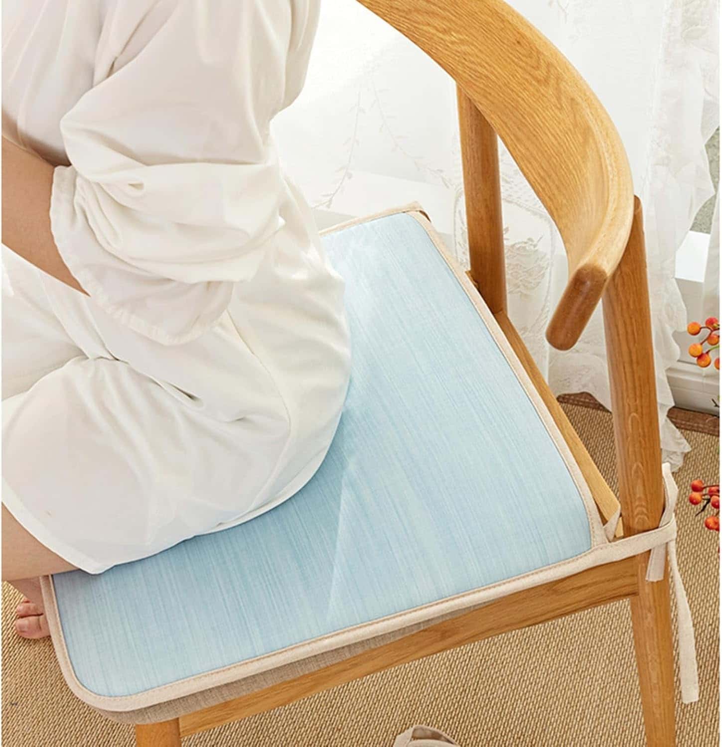 Rakuten - 冷感クッション 夏用 藤 薄型 チェアクッション シートクッション 熱分散 ソフト 高通気性 体圧分散 エスニック 中華風 座布団 椅子 車用 家庭用 暑さ対策 ひんやり