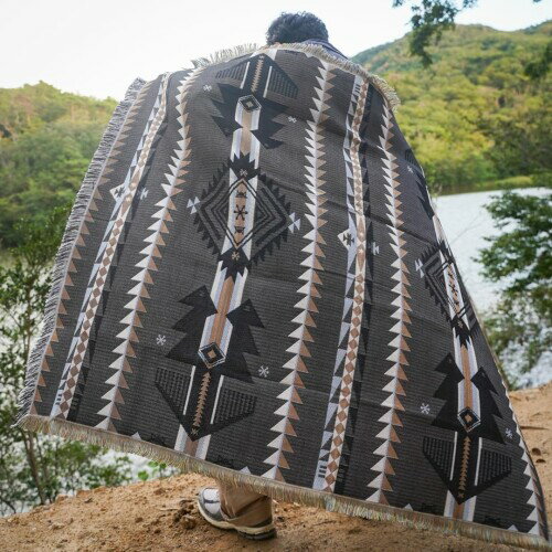 SWAG GEAR レジャーシート キャンプラグ グランピングの飾り付け オールシーズン使用可能 (オルテガ柄 ..