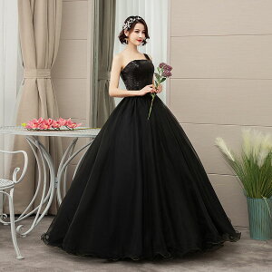 人気の黒いカラードレス│披露宴のお色直しに、おしゃれなブラックドレス（花嫁用）のおすすめは？