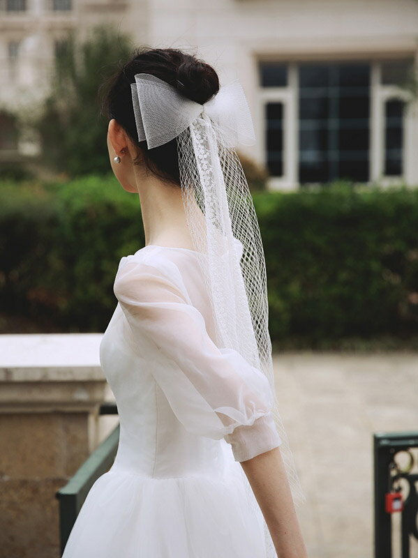 ブライダルベール 蝶結び ウェディングベール 幻のベール 結婚式 披露宴 レースベール ひらひら 透明感 セミロング 手作りベール ベールダウン ベールアップ オフホワイト ふんわり 優雅 プリンセス 海外撮影 旅行結婚 撮影道具 60-80cm