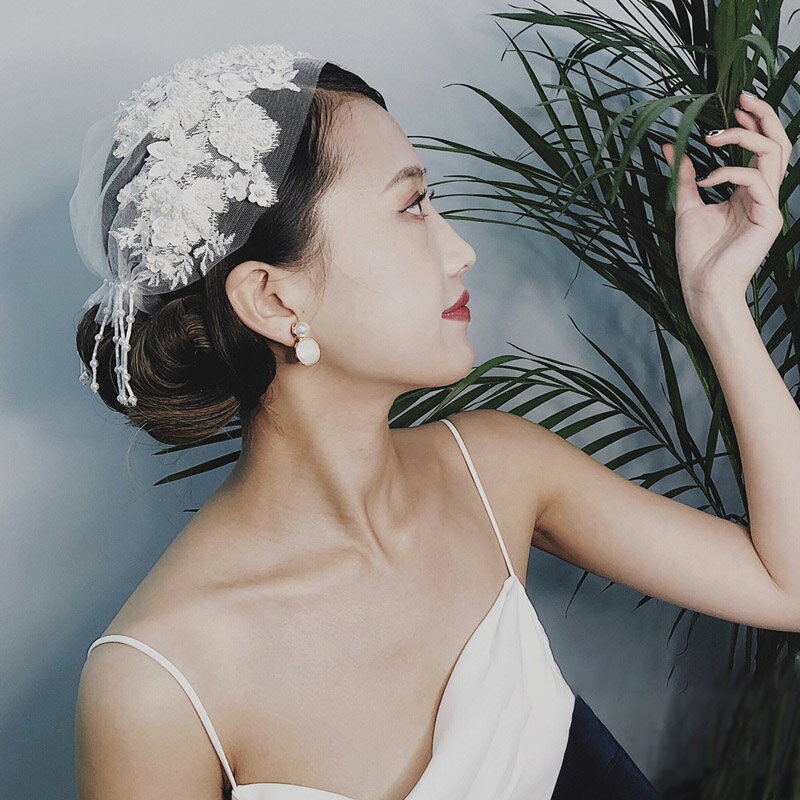 ウェディングベール ミニベール ミニショート 髪飾り 森系 個性 結婚式 挙式 演奏会 舞踏会 パーティー ウエディングベール キュート カワイ系 コスプレ お花の刺繍 ブライダルベール 妖精 旅行結婚