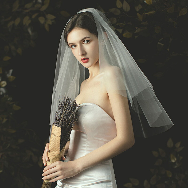 ブライダルベール 幸福の扉 フランスベール ウェディングベール 夢のウェディング 花嫁 セミロング 結婚式 披露宴 挙式 高級感 ベールアップ ベールダウン レース付き フワフワ オフホワイト 優雅 ビンテージ プリンセス お姫様 海外撮影 旅行結婚