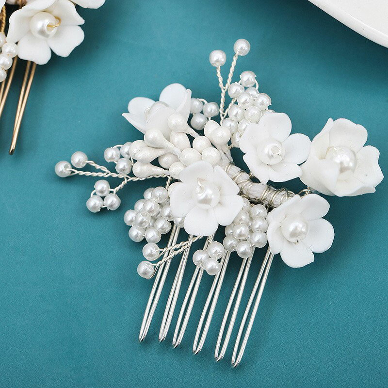 ウェディングヘッドドレス ビジュー 花 フラワー ヘアコーム 結婚式 髪飾り 前撮り 二次会 発表会 演奏会 ブライダル パーティー 花嫁小物 披露宴 着物 ウエディングヘアアクセサリー 結婚式アクセサリー 和装 卒業式 成人式 海外挙式 後撮り ホワイト シルバー ゴールド