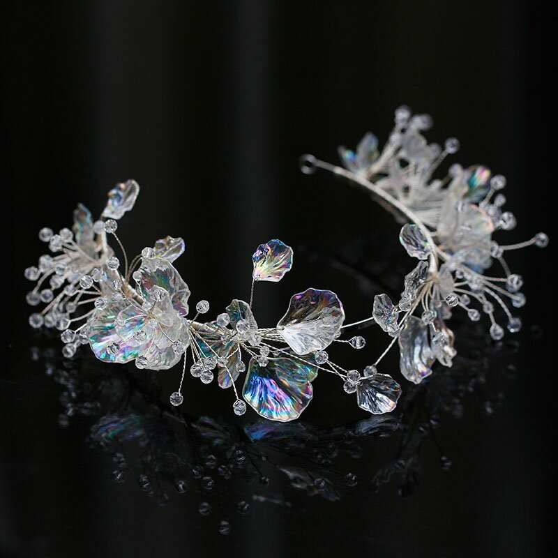 ウェディングヘッドドレス ビジュー ヘアバンド カチューシャ フラワー 花冠 結婚式 髪飾り 前撮り 二次会 発表会 演奏会 ブライダル パーティー 花嫁小物 披露宴 2次会 ウエディングヘアアクセサリー ヘアアレンジ ヘッドアクセ 海外挙式 後撮り 撮影 シルバー カラフル