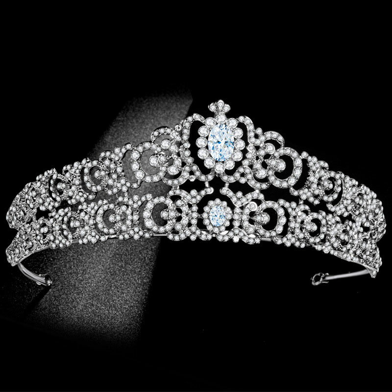 ウェディングヘッドドレス ティアラ クラウン ラインストーン 王冠 ビジュー 結婚式 髪飾り 前撮り 二次会 発表会 演奏会 誕生日 記念日 ブライダル パーティー 花嫁小物 披露宴 2次会 ウエディングティアラ ヘアアクセサリー ヘッドアクセ 海外挙式 後撮り 撮影 シルバー