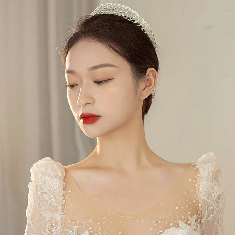 ウェディング クラウン ティアラ 挙式小物 安い ヘッドドレス ブライダル 髪飾り 花嫁 結婚式 ヘアアクセサリー パーティー 二次会 発表会 可愛い 王道