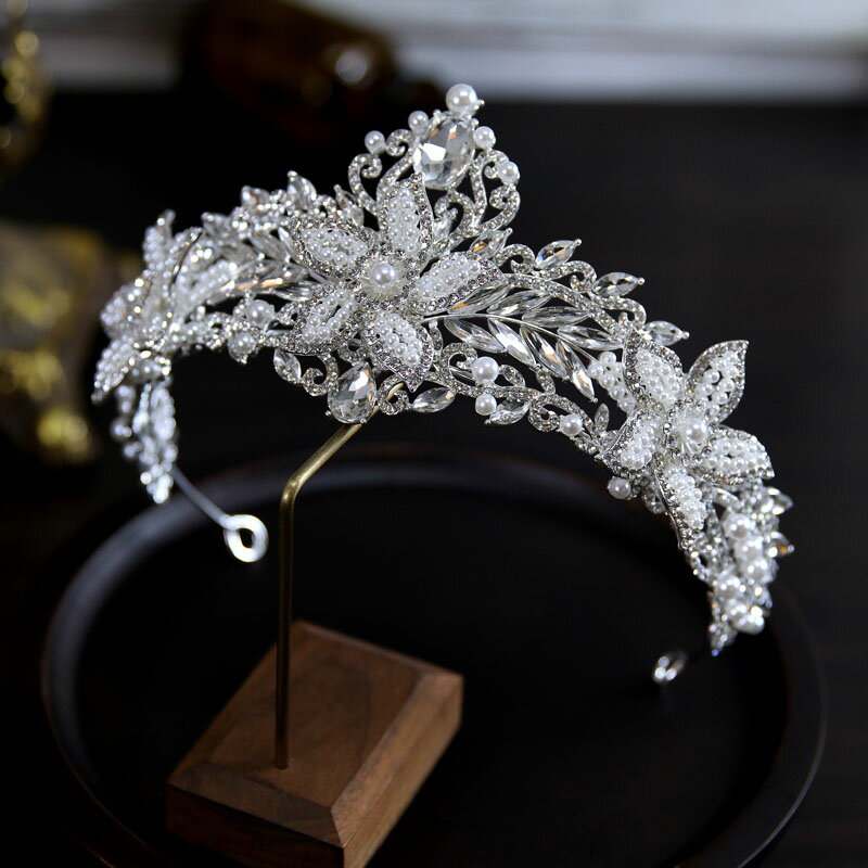 ティアラ クラウン ウエディングヘッドドレス 王冠 ウェディングヘアアクセサリー 花嫁小物 結婚式 披露宴 ブライダル 二次会 前撮り パーティー ゴージャス