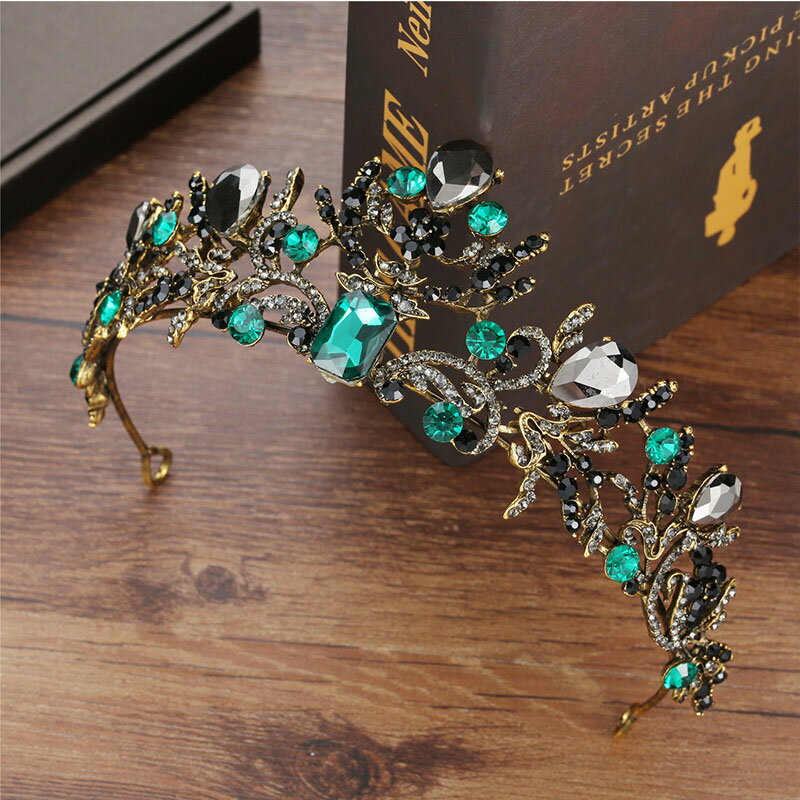 ウェディング スワロフスキー ティアラ 結婚式 ブライダル 母の日 ギフト プレゼント 可愛い 二次会 ブライダル