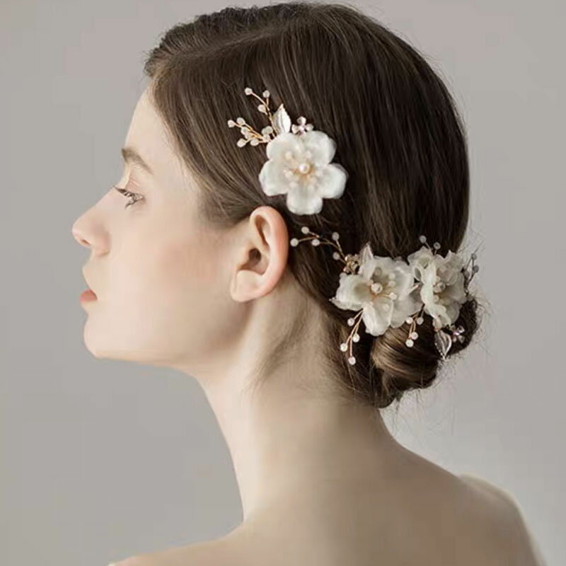 結婚式 二次会 ウェディング ヘアコサージュ ヘアアクセサリー オフホワイト ゴールド フラワー 花嫁 ブライダル 発表会 髪飾り ヘッドドレス 演奏会 花 上品