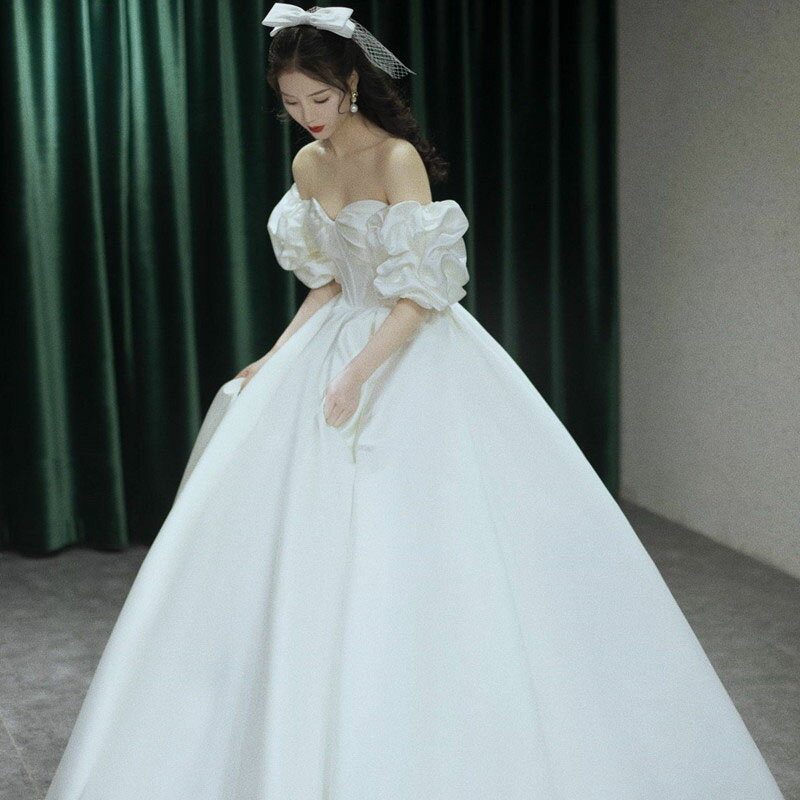 ウェディングドレス ウエディングドレス 二次会ドレス 結婚式 パフスリーブ ブライダルドレス サテン オフショルダー 前撮り 花嫁ドレス リゾートウェディング 記念撮影 プリンセス 誕生日パーティー 披露宴 エレガント 海外挙式 セミオーダー ボリューム クラシカル 王道
