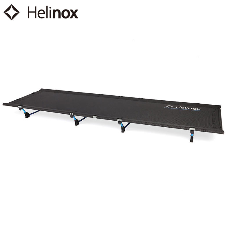 ブランド Helinox ヘリノックス 商品名 Lite Cot ライトコット 商品説明 ヘリノックスのコット・シリーズの中で最軽量を実現したモデルです。 コットワン コンバーチブルよりやや小さめのサイズで、収納時も非常にコンパクト。片手で楽に持ち運べるほどの軽さです。スタッフバッグ付き。 ブランド説明 「Helinox（ヘリノックス）」は、世界最高の強度と柔軟性を持つ超軽量アルミニウムポールを採用したアウトドア・ファーニチャーの世界的ブランドです。フラッグシップモデルの「チェアワン」は、各国のスポーツブランドが一同に集まる世界最大級の国際総合見本市「ISPO 2013」でISPOアワードを受賞しています。 重量 1.2kg(1.26kg)※（）内はスタッフバッグ込みの重量です。 耐荷重 120kg 注意点 ※素材感や色合いの表現には差があります。お使いのパソコンのモニター環境により色合いが異なる場合がありますので、ご了承の上ご注文お願い致します。 ※測る箇所により若干誤差が生じる場合もございます。ご了承下さい。 ※こちらの商品は沖縄・離島への配送は不可です。 size 幅 長さ 高さ ONEサイズ 60cm 180cm 13cm 収納サイズ 13cm 13cm(奥行き) 53cm