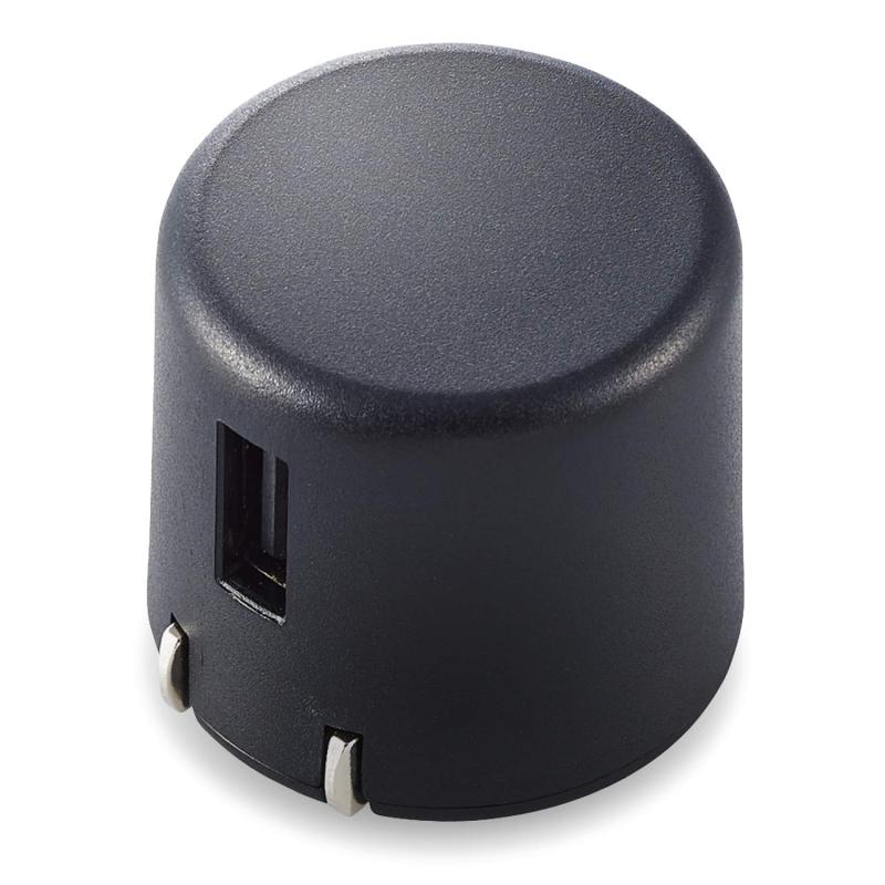 エレコム USB コンセント 充電器 9W USB-A×1 【 iPhone (iPhone13シリーズ対応) / Android/タブレット 対応 】 ブラック MPA-ACU08BKこの商品はiPhone 13 mini / iPhone 13 / iPhone 13 Pro / iPhone 13 Pro Max にも対応しています。他対象は弊社HPをご確認ください。家庭用コンセントからスマートフォン等を充電、給電できるAC充電器です。携帯に便利なコンパクト設計のデザインを採用しています。USB規格標準出力より高出力な、最大出力9W(5V/1.8A)の急速充電タイプです。スマートフォン等に付属もしくは対応する充電用USBケーブルを使用して充電可能です。本製品に充電用ケーブルは付属していません。複数店舗にて販売をしておりますため、在庫データの更新が間に合わず、欠品にも関わらず、注文ができる場合がございます。その際は、キャンセルにて対応を取らせていただきます。当店はお電話のお問い合わせはお受けしておりませんので、ご了承ください。