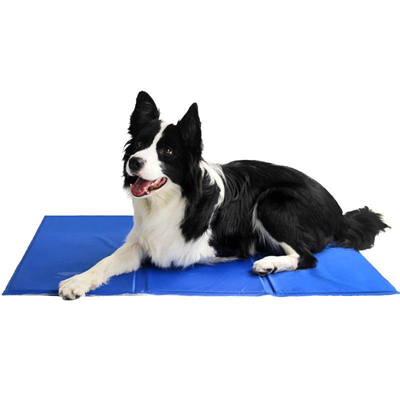 ペットマット 犬 猫 冷却マット 冷却ジェル ジェルマット ペット用 クールマット 接触冷感 睡眠マット オールシーズン ペットベッド 犬用 猫用 小型犬 中型犬 大型犬 洗える 滑り止め 熱中症対策 ペット用品・素材: ポリエステル・製品カテゴリ: 座布団・カラー: ブルー・サイズ: 30×40×1cm、40×50×1cm、50×65×1cm、50×90×1cm、60×90×1cm、81×96×1cm・対象: 犬・お手入れ方法: 水洗い・取り外し: 可能・機能: 防水・設置方法: 不要・用途: 猫犬用クールマット・使用シーン: 多用途