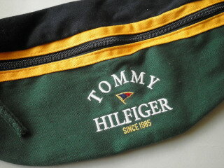 TOMMY HILFIGER ウエストポーチ バッグ カバン ワンショルダーバッグ ネイビー×グリーン×レッド×ゴールドイエロー トミーヒルフィガー メンズ レディース兼用 メール便ネコポスPOST投函送料無料