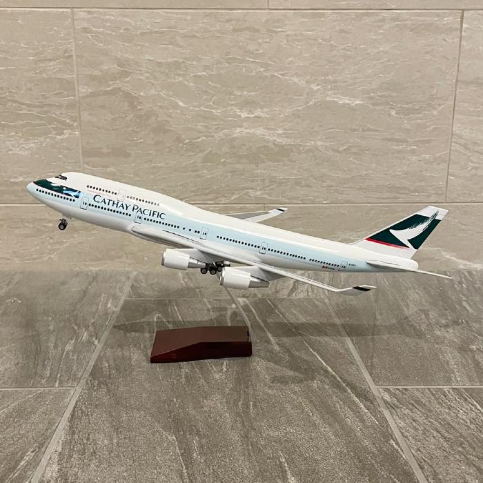 航空機 おもちゃ 模型 飛行機 香港 キャセイパシフィック ボーイング747 LED 光る 誕生日 プレゼント ..