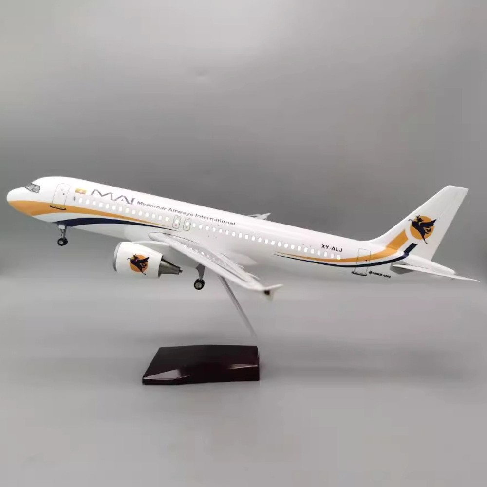 模型飛行機 ミャンマー航空 MAI A320 ホワイト 1/80スケール LED点灯 ディスプレイスタンド付き 飛行機模型 コレクション インテリア
