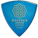 MASTER 8 JAPAN IF-TR100 INFINIX TRIANGLE 1.0mm ギターピック 1枚 マスターエイトジャパン　マスター8 【INFINIX GUITAR PICKS】MASTER 8 JAPANが初めて世に放つ、次世代のピック新素材「INFINIX」。ギターピックに史上初めて採用された特殊プラスチックは柔軟性、形状記憶性、対磨耗性に優れ、ピックノイズは少なく、弦への当たりも非常に軽い。ギターピックに使われている樹脂系素材の中では圧倒的に高い耐磨耗性を持ち、長時間の演奏でもピックが削れにくく変わらないニュアンスでのプレイが可能。握り心地もアクリルピックや鼈甲に近く、指への密着性があるためグリップ力も高い。ギターピックのニュースタンダードとなり得る新素材である。【ピック詳細】■シェイプ：三角(おにぎり)■材質：INFINIX■厚み：1.0mm■1枚 2