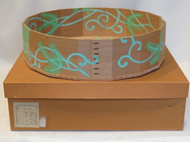 （十一月◆特売品）指物師 大崎雄斎作 裏千家流 玄々斎好写 松唐草 炭斗〔立礼棚・点茶盤〕〈税込・送料込〉【中古】