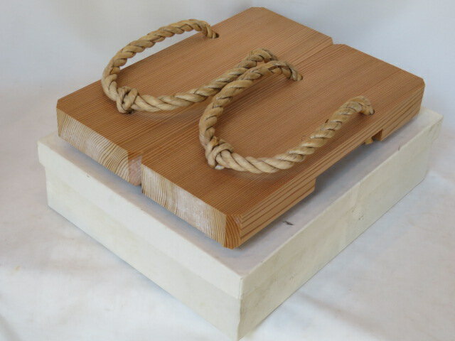 （六月◆特売品）白箱 国産赤杉 露地下駄一客売り 茶室用品〈税込・送料込〉【中古・未使用】