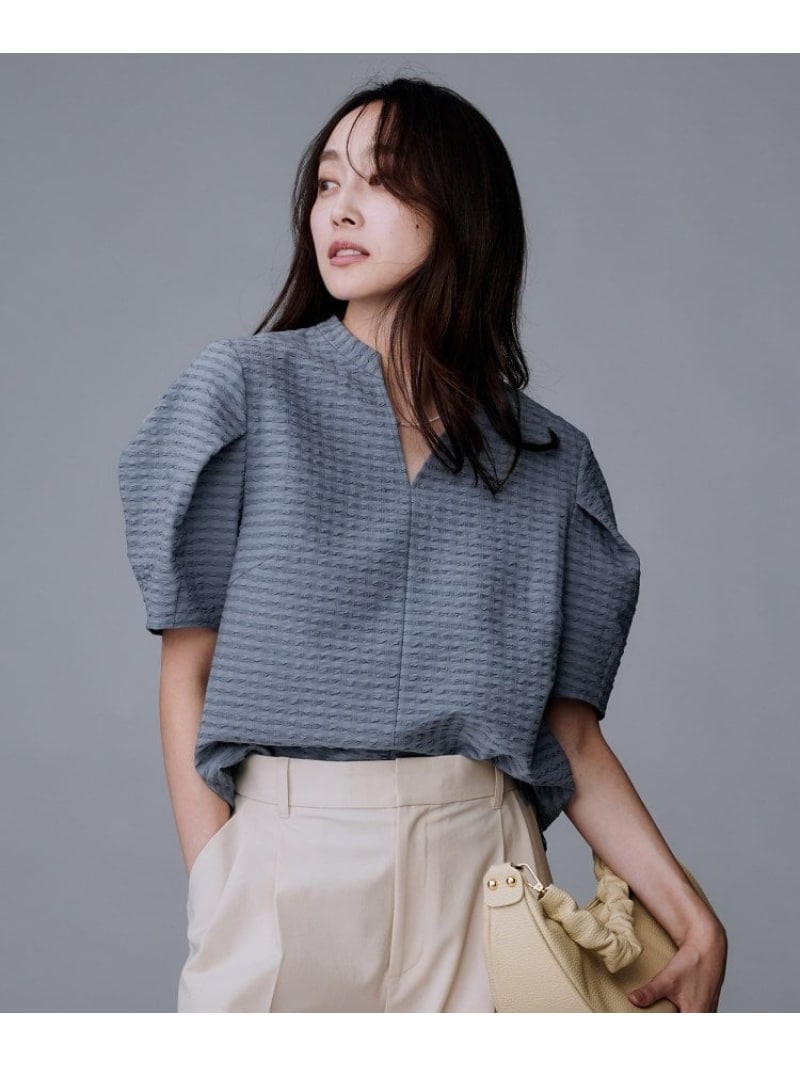 【SALE／60%OFF】【吸水速乾/ストレッチ/Vネック】フォルムスリーブ ブラウス UNTITLED アンタイトル トップス シャツ・ブラウス ホワイト ブルー ブラック【RBA_E】【送料無料】[Rakuten Fashion]