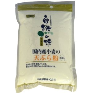 JANコード：4531408038020 国産の小麦を使用した天ぷら粉！ 素朴な味で、素材のおいしさを引き出せます。 商品詳細 内容量 500g 原材料 小麦(国内産)、コーンスターチ、米粉(国内産)、ベーキングパウダー 賞味期限 180日 保存方法 高温・多湿の場所を避けて保管して下さい メーカー 鳥越製粉株式会社静岡工場(静岡県焼津市)お届け方法・ご注意事項 配送形態 常温便 同梱 産地直送品・冷凍便以外すべて同梱可能。 日時指定 ご注文日の7日後からお届け日を指定できます。時間帯指定可能。 お届け時期 ご注文日より1週間前後でお届け致します。