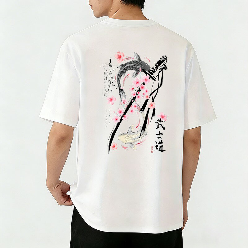 樂天商城 - Tシャツ メンズ 半袖 バックプリントtシャツ 鯉 錦鯉 桜 花見 刀 書道 グラフィックプリント ティーシャツ 綿 春 夏 男子 中学生 通気性 速乾 吸汗発散 丸首 ストレッチ ギフト プレゼント