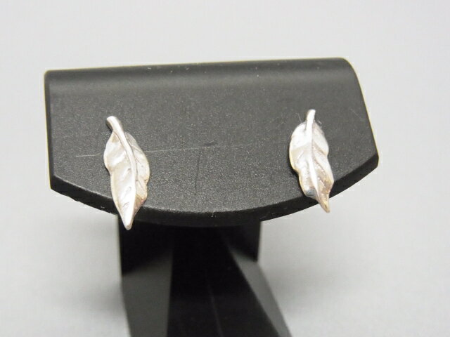 Rakuten - シルバー フェザー リーフ ピアス SILVER925 たて14mm × よこ5mm