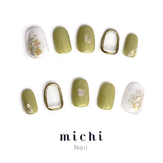 ピスタチオカラーの囲みネイル michinail ネイルチップ ミチネイル ネイル つけ爪 ハンドメイドネイル ショートネイル ニュアンスネイル ブライダルネイル 成人式ネイル