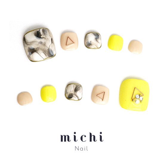 ＜フット＞モードマーブルとミモザカラーネイル