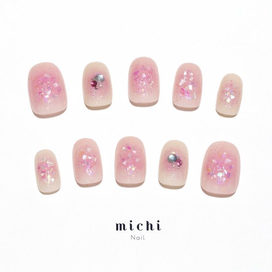 ふんわり×キラキラチークネイル michinail ネイルチップ ミチネイル ネイル つけ爪 ハンドメイドネイル ショートネイル ニュアンスネイル ブライダルネイル 成人式ネイル