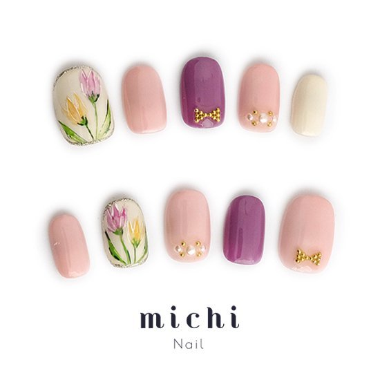 大人女子のチューリップネイル michinail ネイルチップ ミチネイル ネイル つけ爪 ハンドメイドネイル ショートネイル ニュアンスネイル ブライダルネイル 成人式ネイル