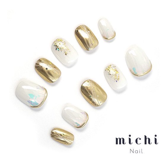 ホワイトゴールドのオーロラネイル michinail ネイルチップ ミチネイル ネイル つけ爪 ハンドメイドネイル ショートネイル ニュアンスネイル ブライダルネイル 成人式ネイル
