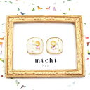 <フット>ゴールドライン囲みのシェルネイル