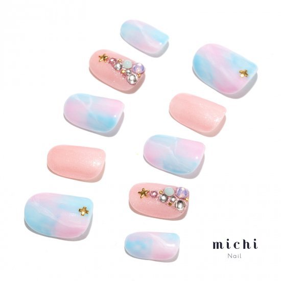 GIRLSクリスマスネイル michinail ネイルチップ ミチネイル ネイル つけ爪 ハンドメイドネイル ショートネイル ニュアンスネイル ブライダルネイル 成人式ネイル