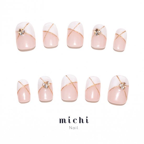 [商品説明]ピンクベースに白の斜めフレンチで、指を綺麗に見せてくれます。オフィスやブライダルにも、幅広く使えるデザインです。