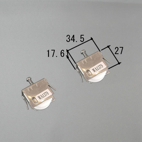 住宅建材（木造戸建用）部品【商品色】シルバー(SI)【内容】戸車×2、交換要領書【対象商品】雨戸パネル［塩害対策用アルミ横波］YA型 (2008〜)【備考】元部品のコード：WA1379