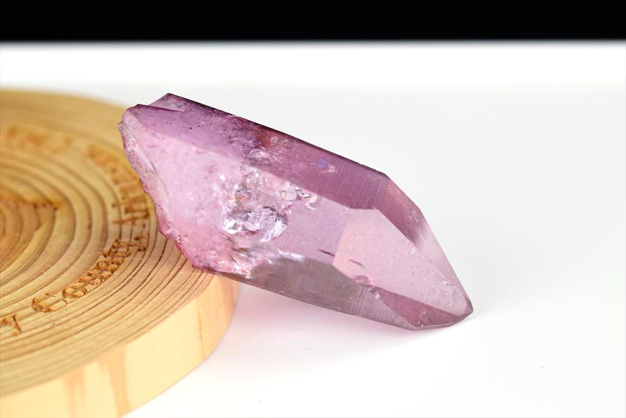 ◆Arkansas◆ パープルミストオーラ 結晶 原石 アメリカ・アーカンソー州産 【約28g】ポイント｜ミニクラスター｜蒸着水晶｜オーラクォーツ｜天然水晶｜purple aura｜原石｜単結晶｜ポイント｜クラスター｜天然石｜パワーストーン｜ ■39ショップ■300