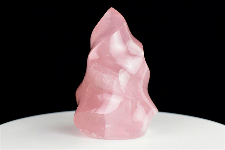 【フレーム型 置物 】ローズクォーツ マダガスカル産 ポリッシュ 置物 【約464g】｜紅石英｜ローズクォーツ｜天然石｜パワーストーン｜炎型｜flame｜置物｜スパイラル｜ ■39ショップ■