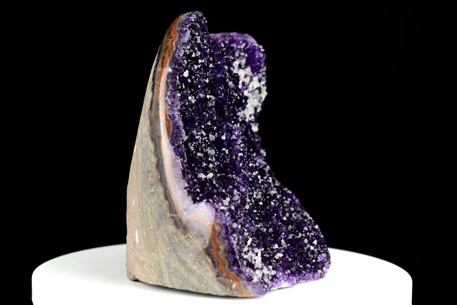 アメジスト クラスター カットベース 原石蛍光カルサイト共生 ◆ウルグアイ・アルティガス産◆ 約1529g紫水晶｜アメジストクラスター｜原石｜ポリッシュエッジ｜Artigas Uruguay｜ジオード｜アメジストドーム｜天然石｜パワーストーン ■39ショップ■25